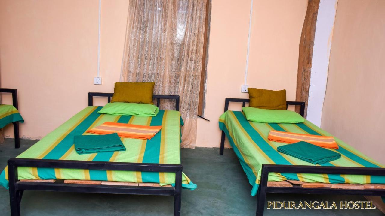 Pidurangala Hostel 锡吉里亚 外观 照片