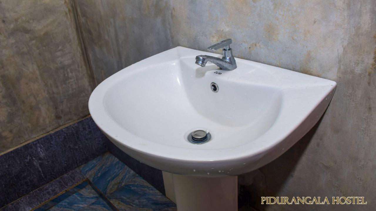 Pidurangala Hostel 锡吉里亚 外观 照片